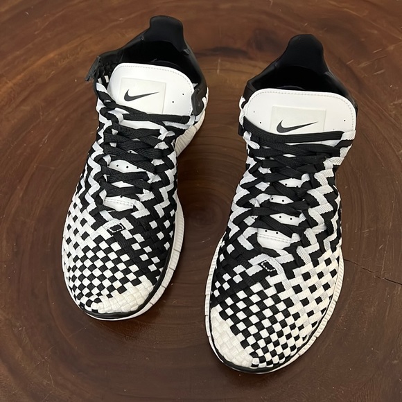 Nike Shoes - Nike Free Inneva Woven ( Black & White)